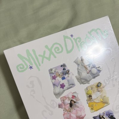 全新未拆年曆+莉特典兩張