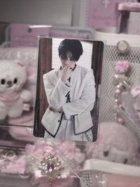 衣服萌萌的表情跩跩的