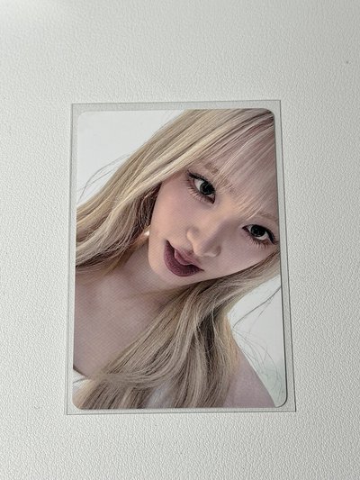 IVE 栗子 yzy 簽售卡