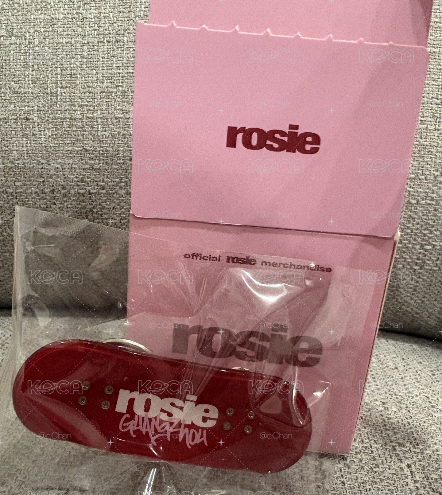 Rosé成都快閃店滑板吊飾