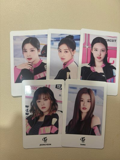 TWICE 日周卡 賽車服🏎️