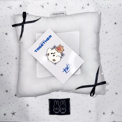 ⚪️正四 yzy 北京 簽售卡 𝘽𝙀𝙊𝙈𝙂𝙔𝙐