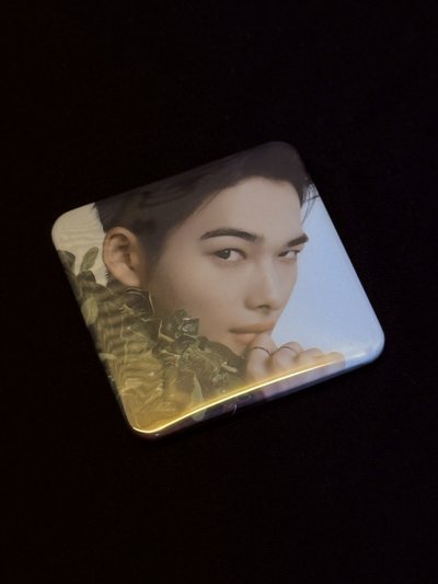 Jay,Niki 25 日本咖啡徽章