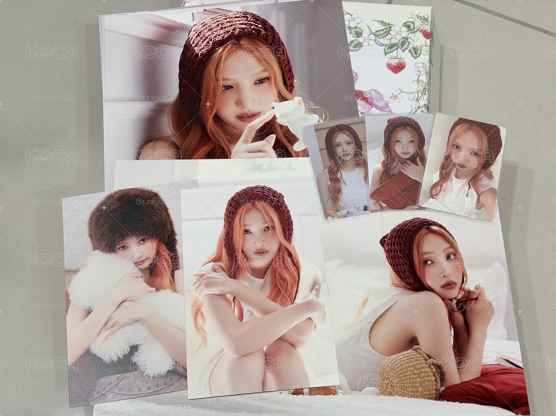 Red Velvet 26年年曆 JOY 九 Set(A4海報*2、明信片*2、小卡*2、SM特典卡)💰220