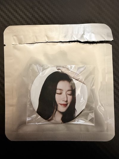 I-dle展覽 隨機徽章-舒華