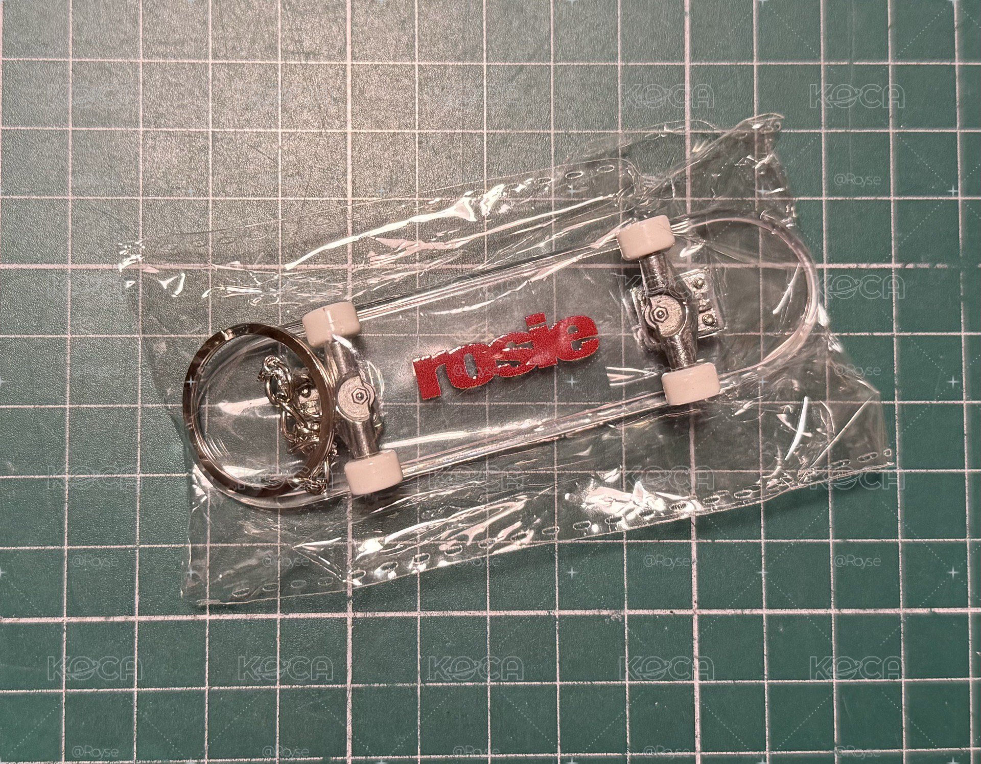 rosie 快閃店透明滑板