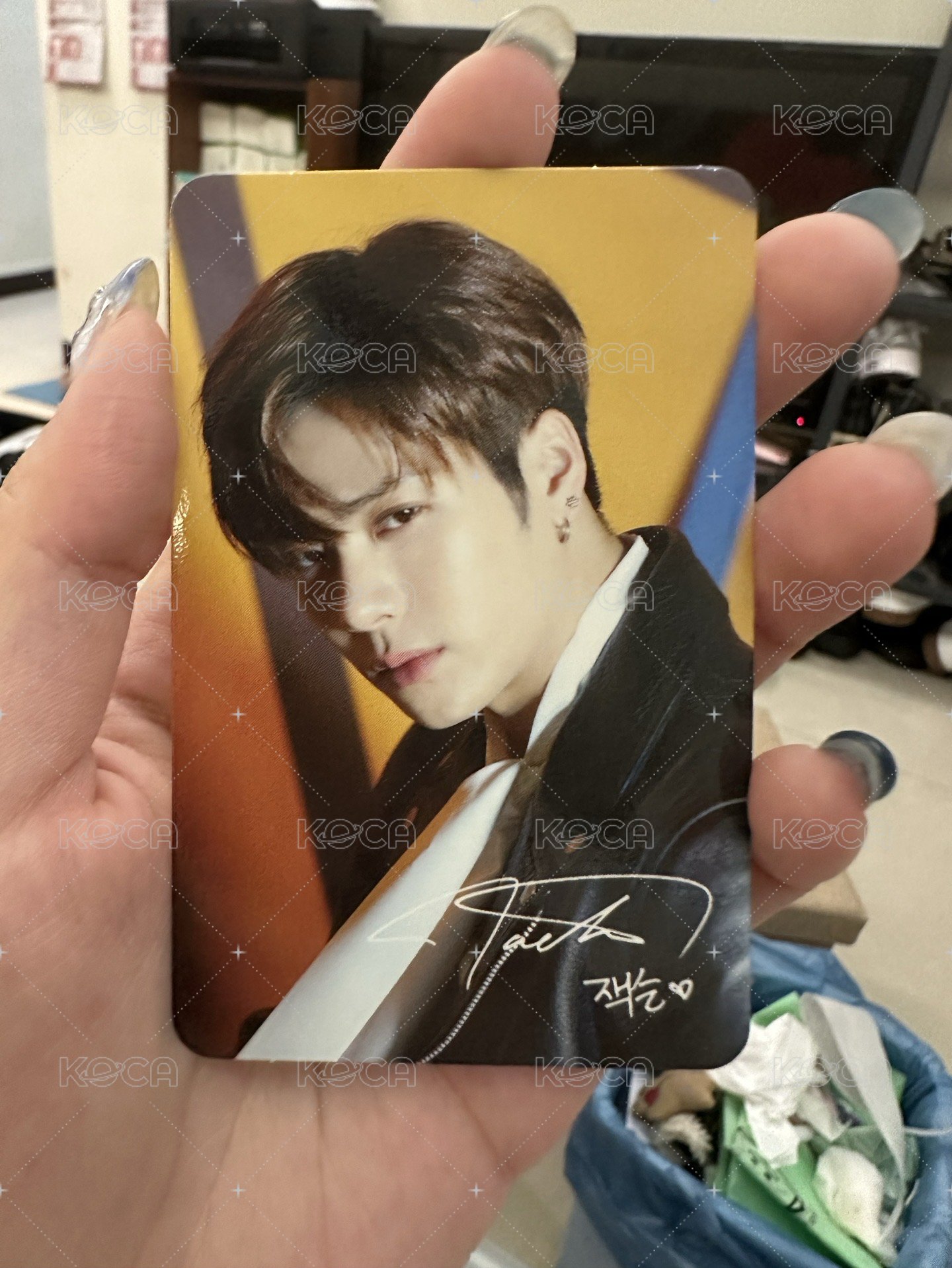 Never Ever 專輯卡  背面