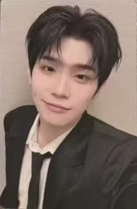 正規一 yzy 中簽 抽選卡 西裝