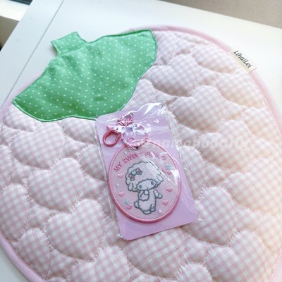 ୨୧ 三麗鷗角色大賞雙面刺繡布章鑰匙圈 彼安諾