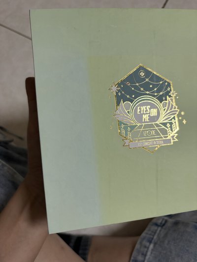 IZ*ONE 1st 演唱會 藍光光碟 配置齊全