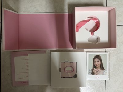 IZ*ONE 1st 演唱會 kit智能專 不含卡