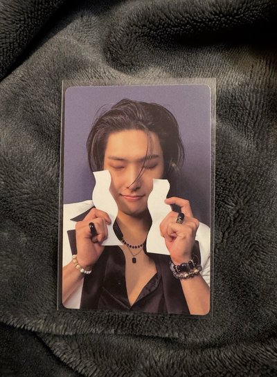 GH4 hello82 US 特典卡 美通Sobbing ver. 旼琦 哭哭卡T_T (公主沒哭 嘴角在笑啊😂)