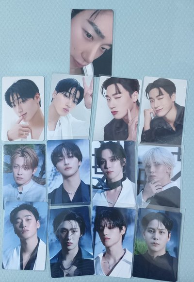 ATEEZ 傘小盤 大臉邊角對光有微微壓痕 歡迎看對光 有喜歡再買