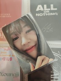 大臉帽T