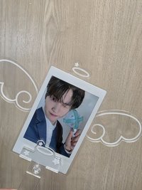 崔秀彬（拿手燈）