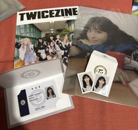 寫真集 TWICE UNIV