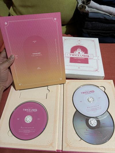 TWICELAND THE OPENING