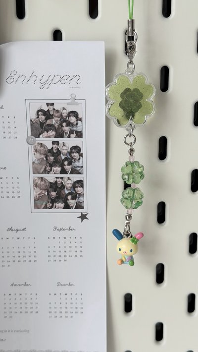 幸運草和菓子花小兔吊飾