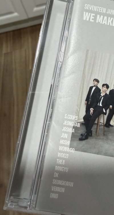 Seventeen 第一張日本mini專輯We make you（2018）