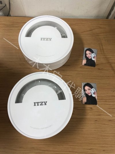 ITZY手燈(wm通路含整套小卡）