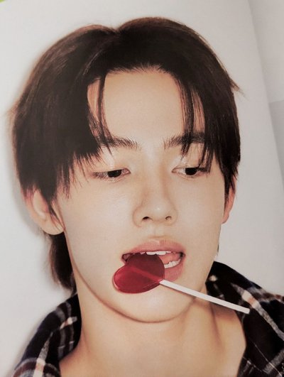 DAZED 團封雜誌小盤