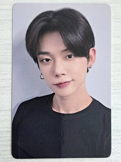 正四 yzy 2.0 簽售卡 竣 開門是小嘟><