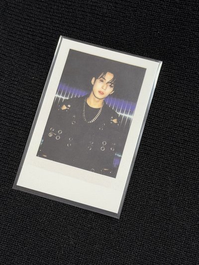 The name黑版奎 拍立得 ⚠️小損‼️