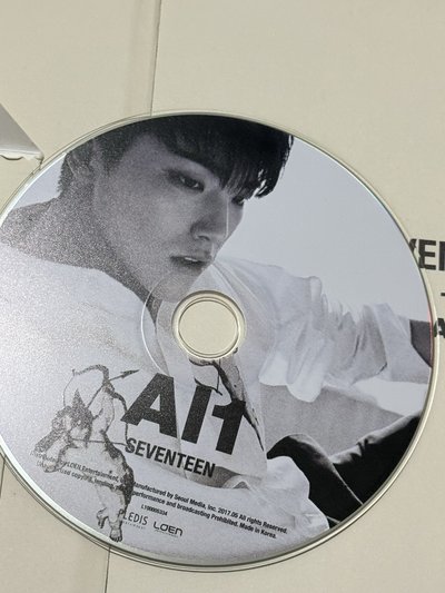 SEVENTEEN AI1 專輯（無明信片）