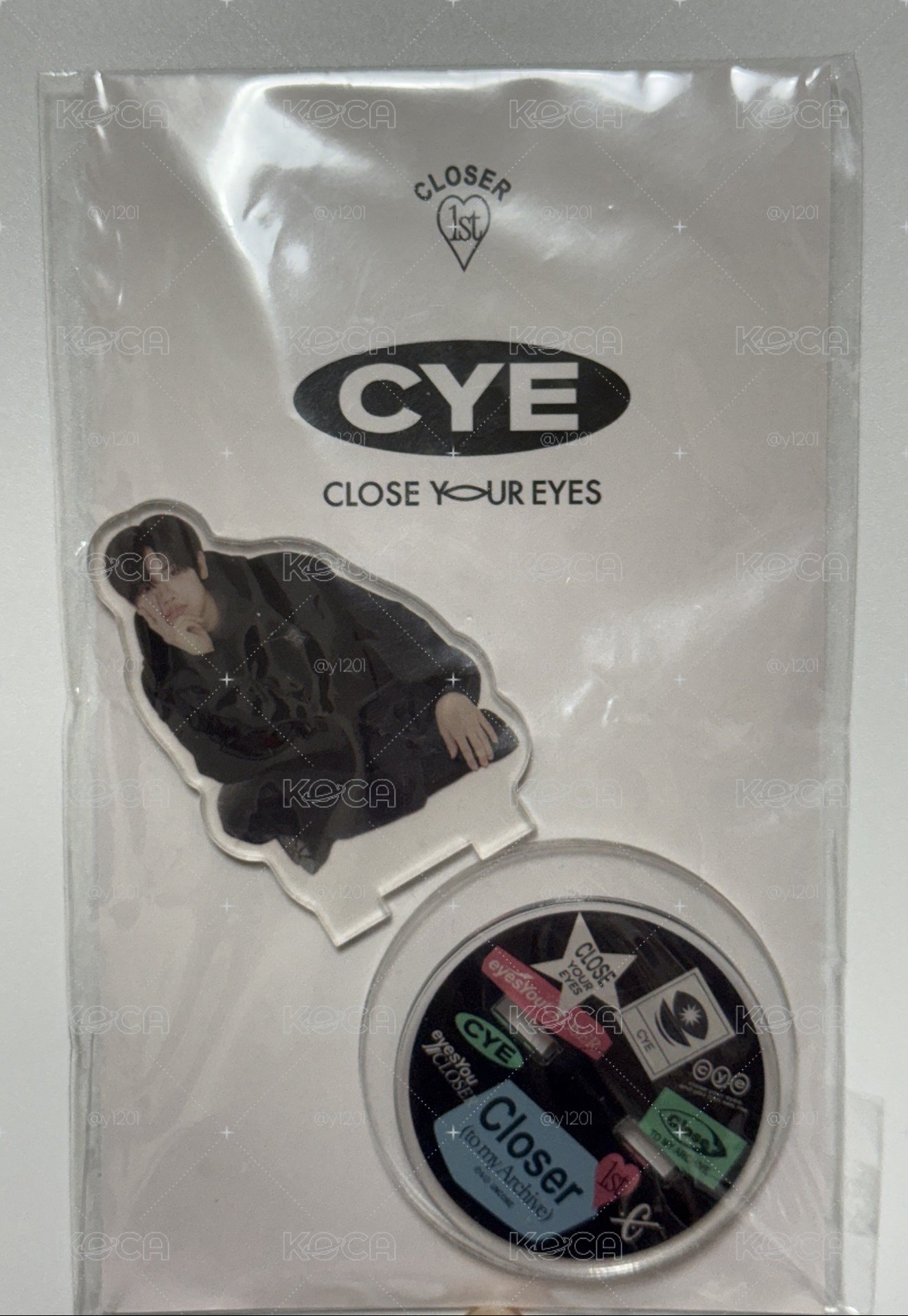 CLOSE YOUR EYES 立牌 張汝遵 Jang Yeo Jun