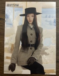 迷二大卡💜（圖左）