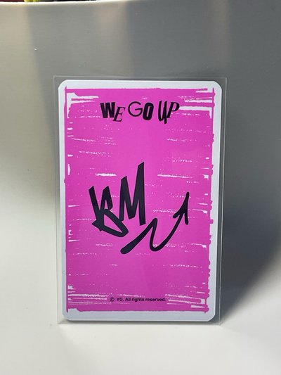 WE GO UP 絨毛吊飾 周邊卡 