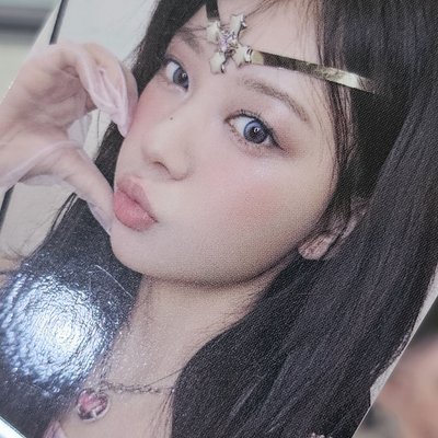 *一元起標活動*ILLIT MOKA兩張 📌一直娛卡況本身就很差 很介意就不要標了🙏🏻