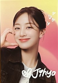 TWICE with FamilyMart 代言卡 