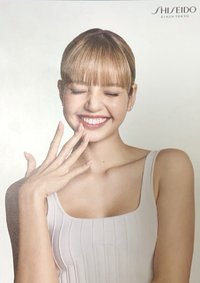 資生堂 x LISA 代言卡 迷你海報