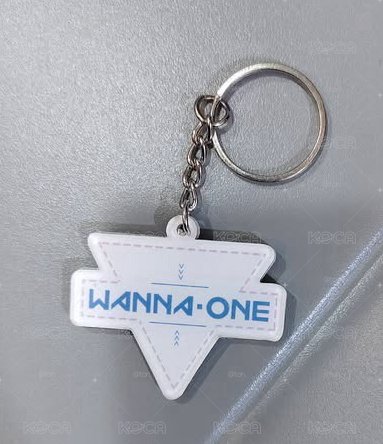 Wanna One親簽專