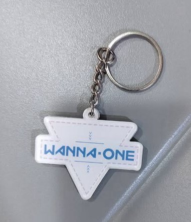 Wanna One親簽專