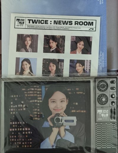 TWICE 2024 Season Greeting 