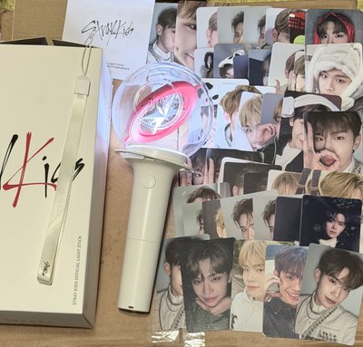 【現貨 手燈+41張太來小卡 一日內寄出】straykids 一代手燈 ZEROBASEONE ZB1 金泰來小卡特典卡