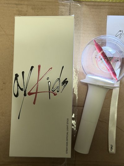 【現貨 手燈+41張太來小卡 一日內寄出】straykids 一代手燈 ZEROBASEONE ZB1 金泰來小卡特典卡