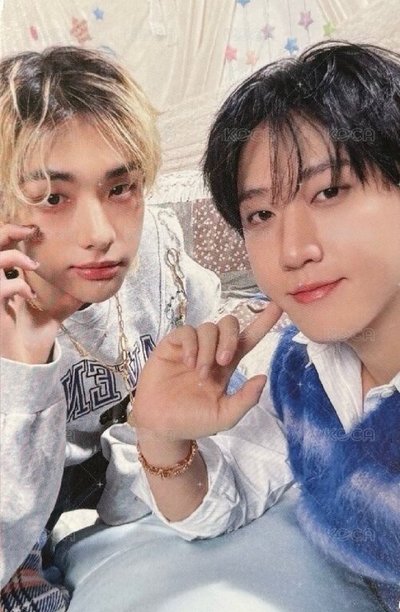 Stray kids 329飯咪雙人場限卡2張 +飯咪成員簽名紙花