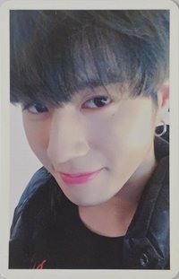 Never Ever SELFIE ver. 專輯卡 