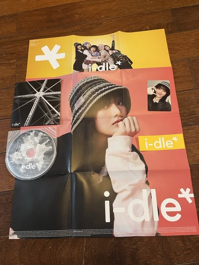 （🏰現貨）I-dle 日專 寫真版 海報版 JC版