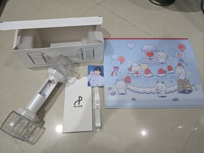 PLAVE 手燈送二手卡冊