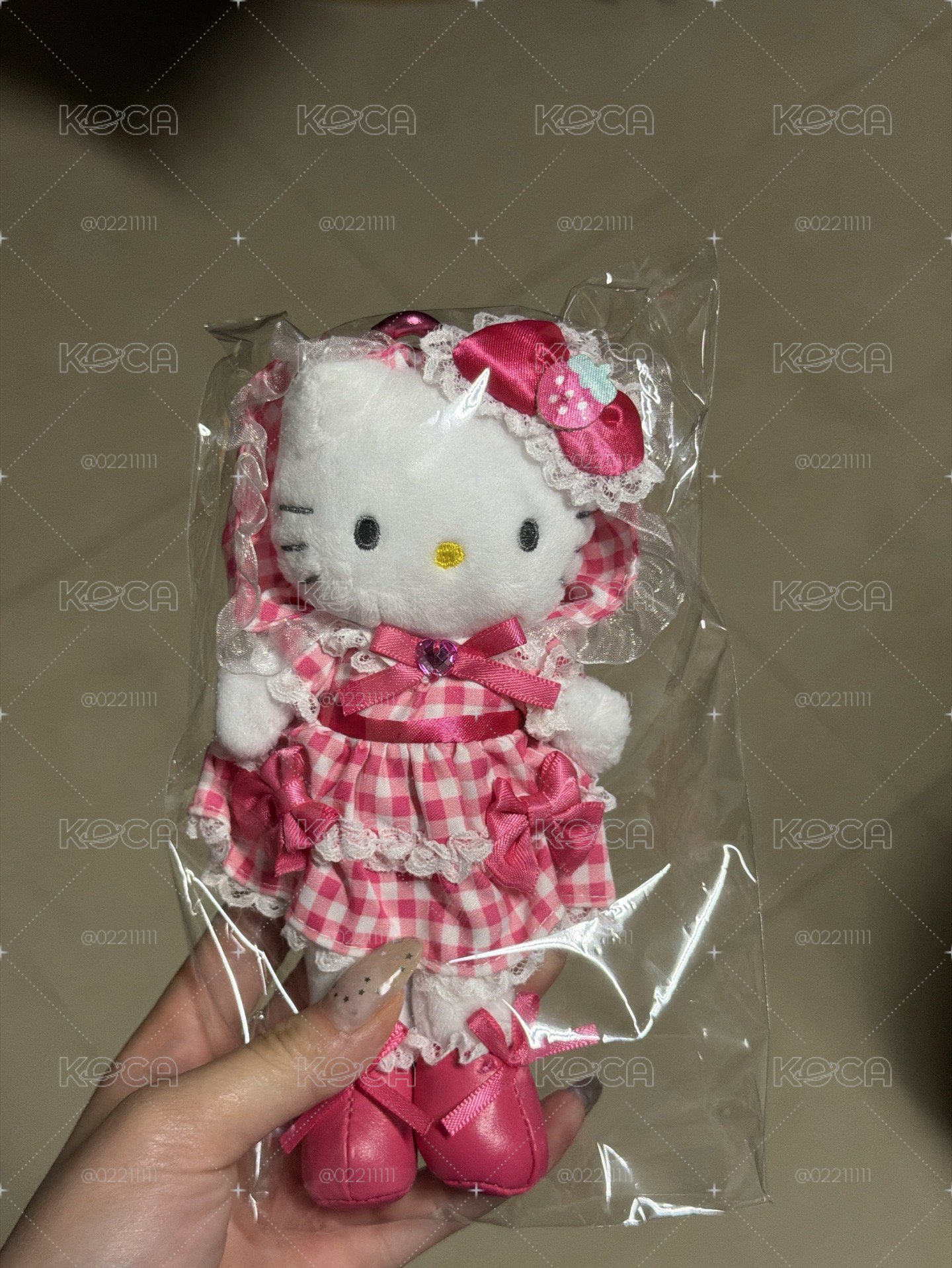  Hello Kitty 長腿娃娃