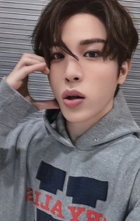 2025 SEASON’S GREETINGS 周邊卡 帽T卡