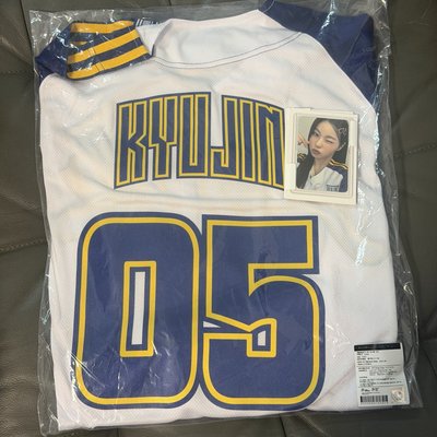 NMIXX 圭珍球衣 含卡