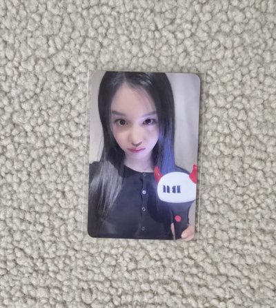 寶怪BABYMONSTER Rora 露 塔 角 藍 茶 線上手燈卡