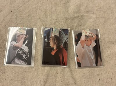 FOLLOW展覽卡包卡