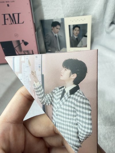 Seventeen 迷10 FML B版粉專