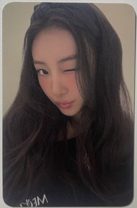 MEOVV 出道 周邊卡 黑T卡
